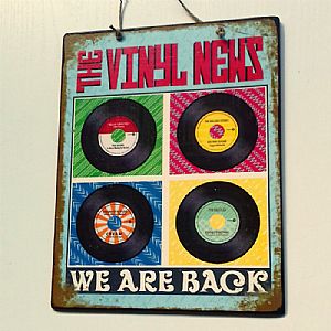 Πινακίδα "The Vinyl News" ξύλινη χειροποίητη