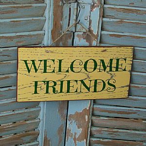 Πινακίδα "Welcome Friends" ξύλινη χειροποίητη