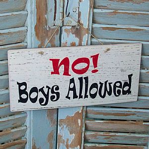 Πινακίδα "No Boys Allowed" ξύλινη χειροποίητη