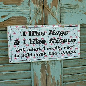 Πινακίδα "I Like Hugs & I Like Kisses" ξύλινη χειροποίητη