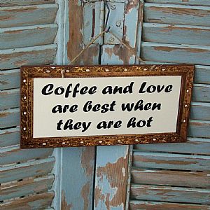 Πινακίδα "Coffee And Love" ξύλινη χειροποίητη