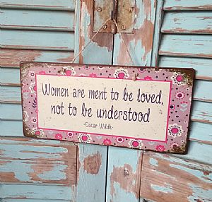 Πινακίδα "Women Are Meant To Be Loved" ξύλινη χειροποίητη