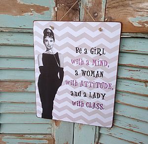 Vintage πινακίδα Audrey Hepburn ξύλινη χειροποίητη