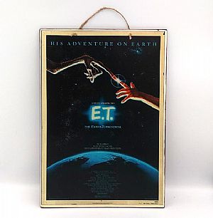 Ξύλινη κινηματογραφίκή αφίσα E.T The Extra-Terrestrial vintage χειροποίητη
