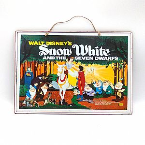 Κινηματογραφική vintage πινακίδα Snow White ξύλινη χειροποίητη